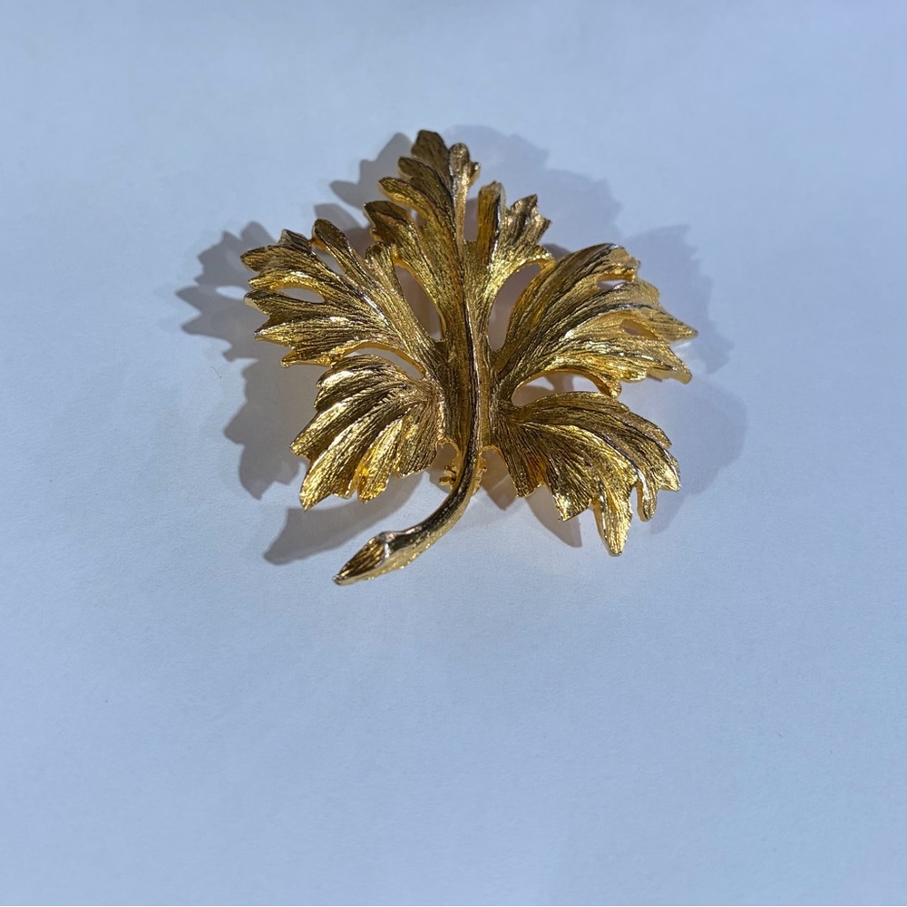 Vintage Vans Authentic Gold Tone Leaf Large Statement Brooch Signed